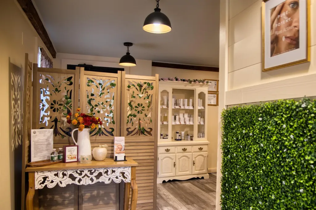 24 Pleasant Street Conway NH 03818