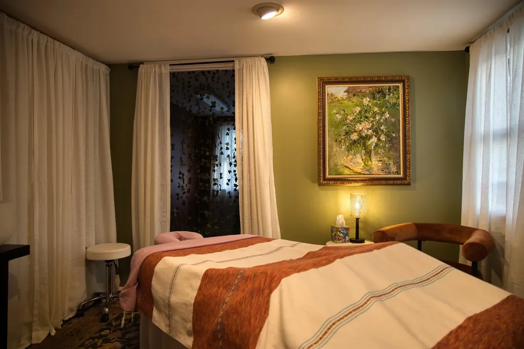 24 Pleasant Street Conway NH 03818