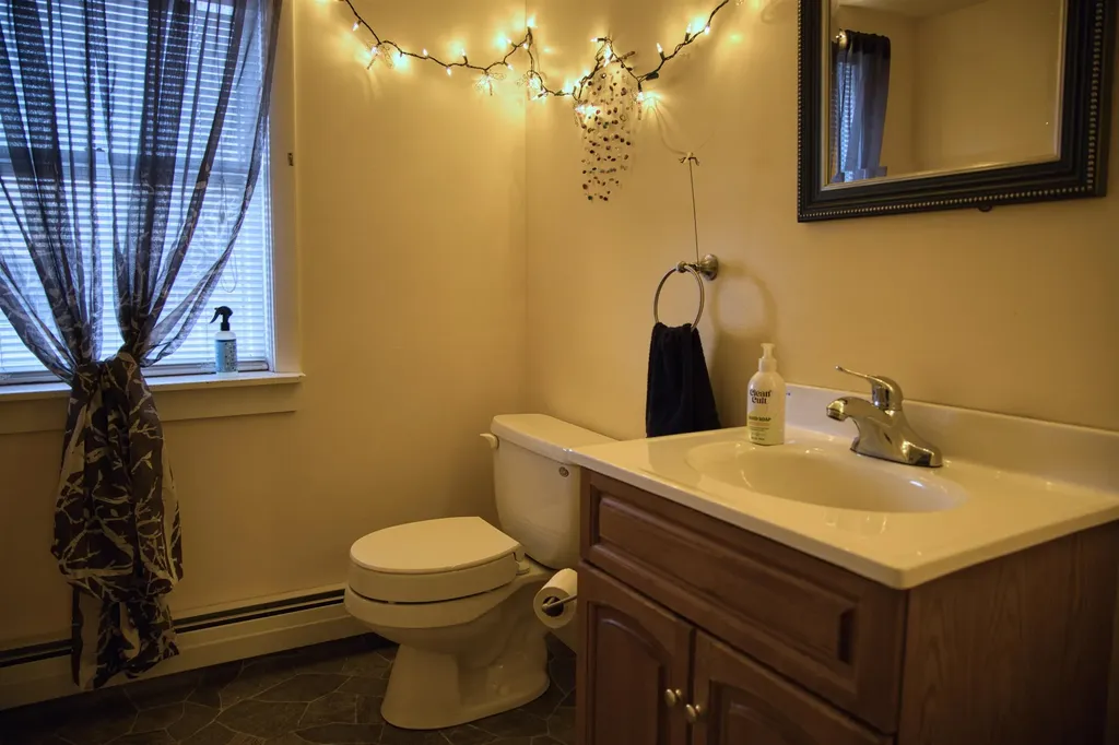 24 Pleasant Street Conway NH 03818