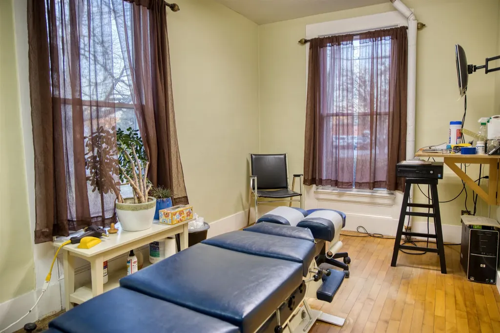 24 Pleasant Street Conway NH 03818