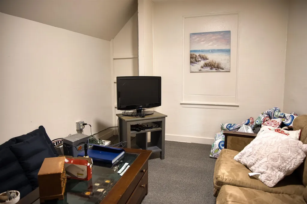 24 Pleasant Street Conway NH 03818