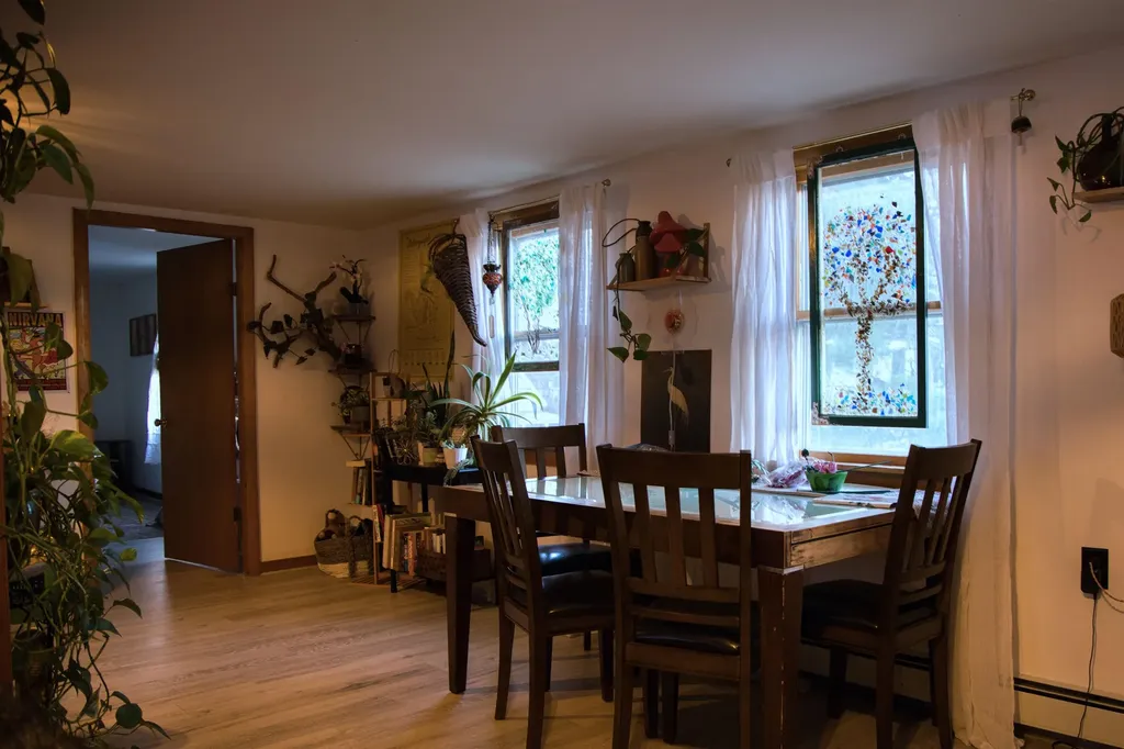 24 Pleasant Street Conway NH 03818