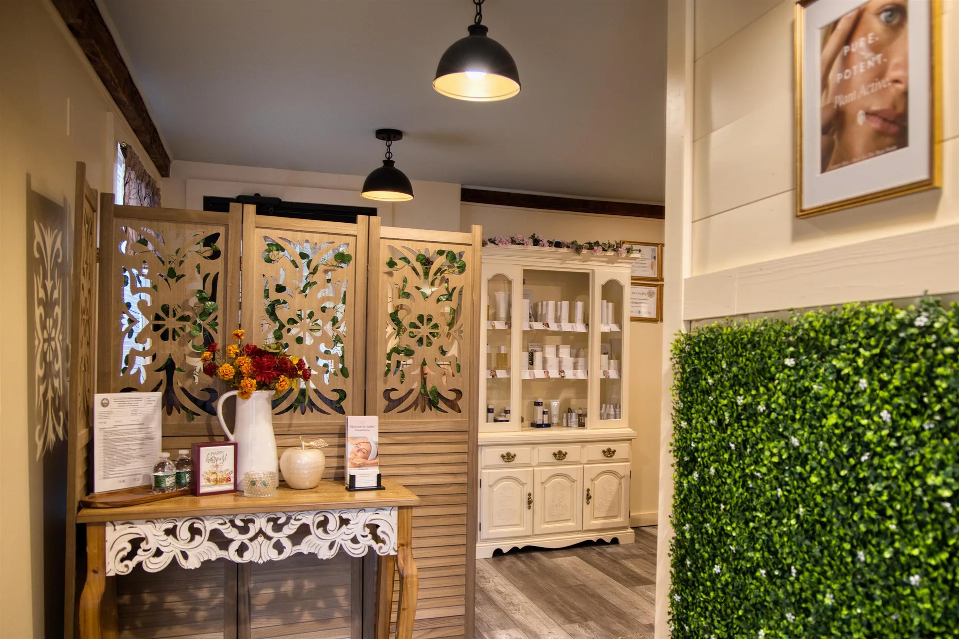 24 Pleasant Street Conway NH 03818