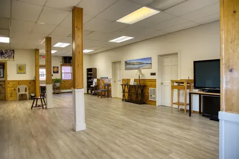 24 Pleasant Street Conway NH 03818