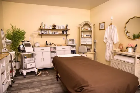 24 Pleasant Street Conway NH 03818