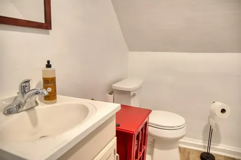 24 Pleasant Street Conway NH 03818