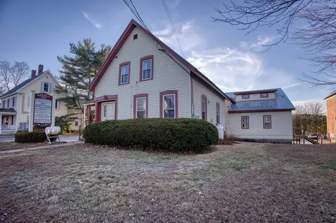 24 Pleasant Street Conway NH 03818