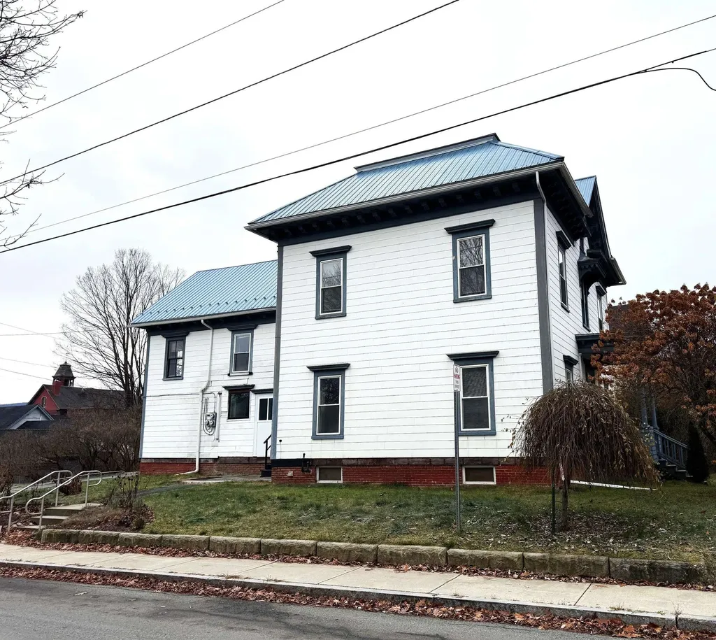 324 Cliff Street St. Johnsbury VT 05819