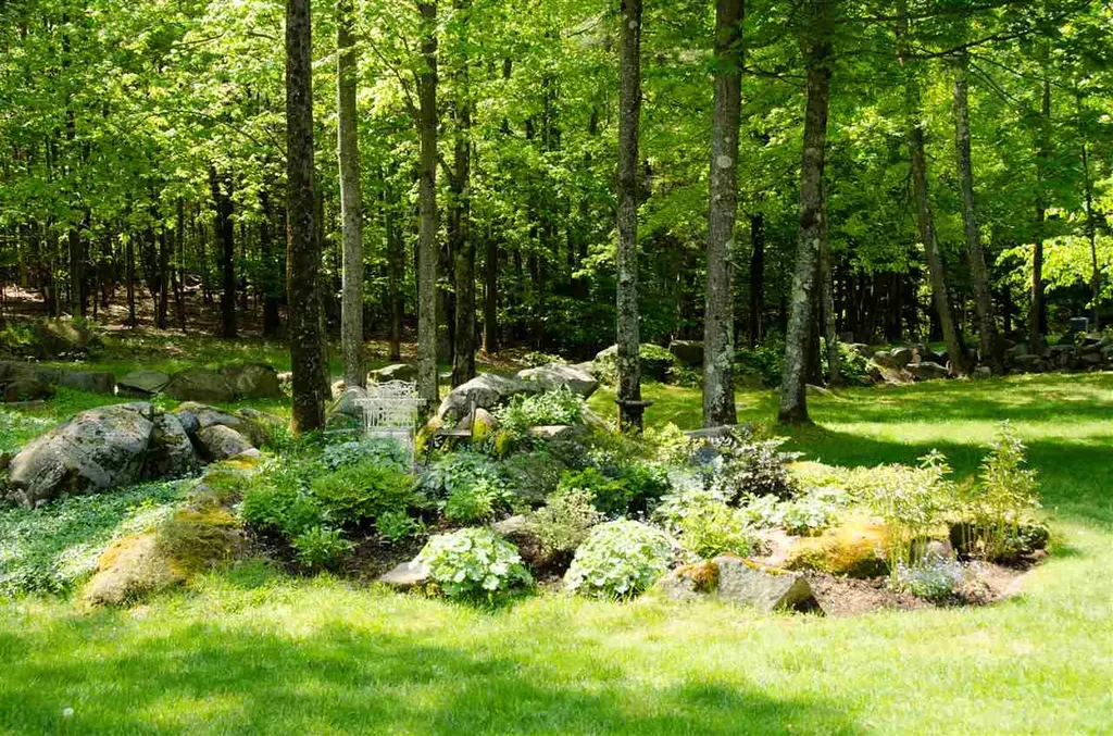 6 Mottau Drive Lyndeborough NH 03082