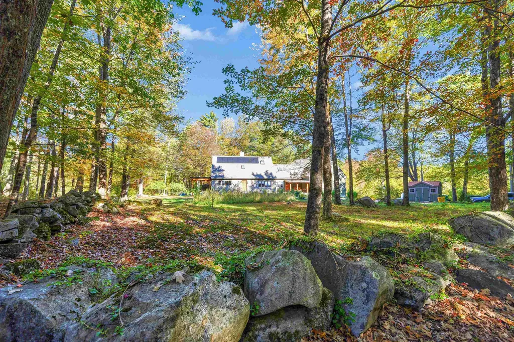 6 Mottau Drive Lyndeborough NH 03082