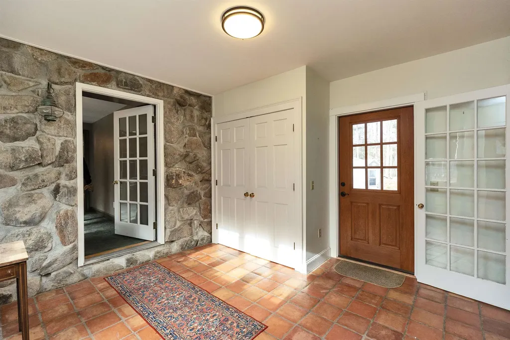 6 Mottau Drive Lyndeborough NH 03082