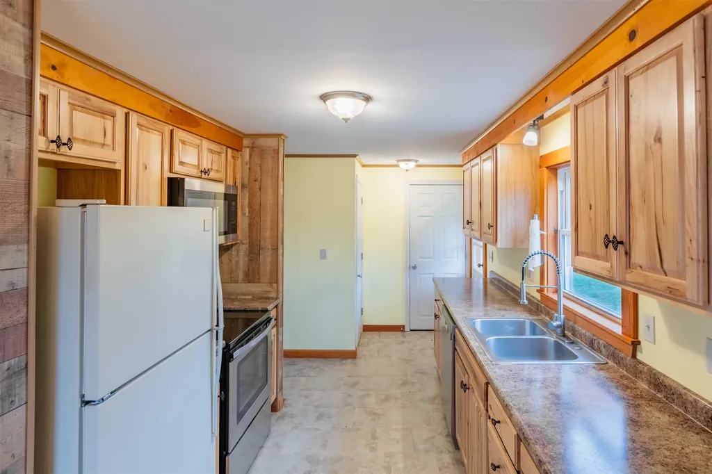 2276 County Road Haverhill NH 03774