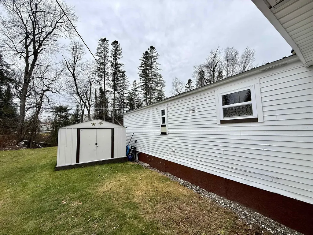 10 1st Street Lancaster NH 03584