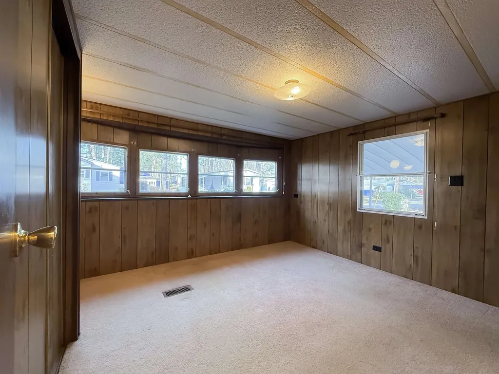 807 Nottingham Drive Exeter NH 03833