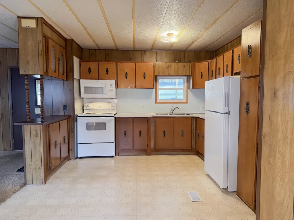 807 Nottingham Drive Exeter NH 03833