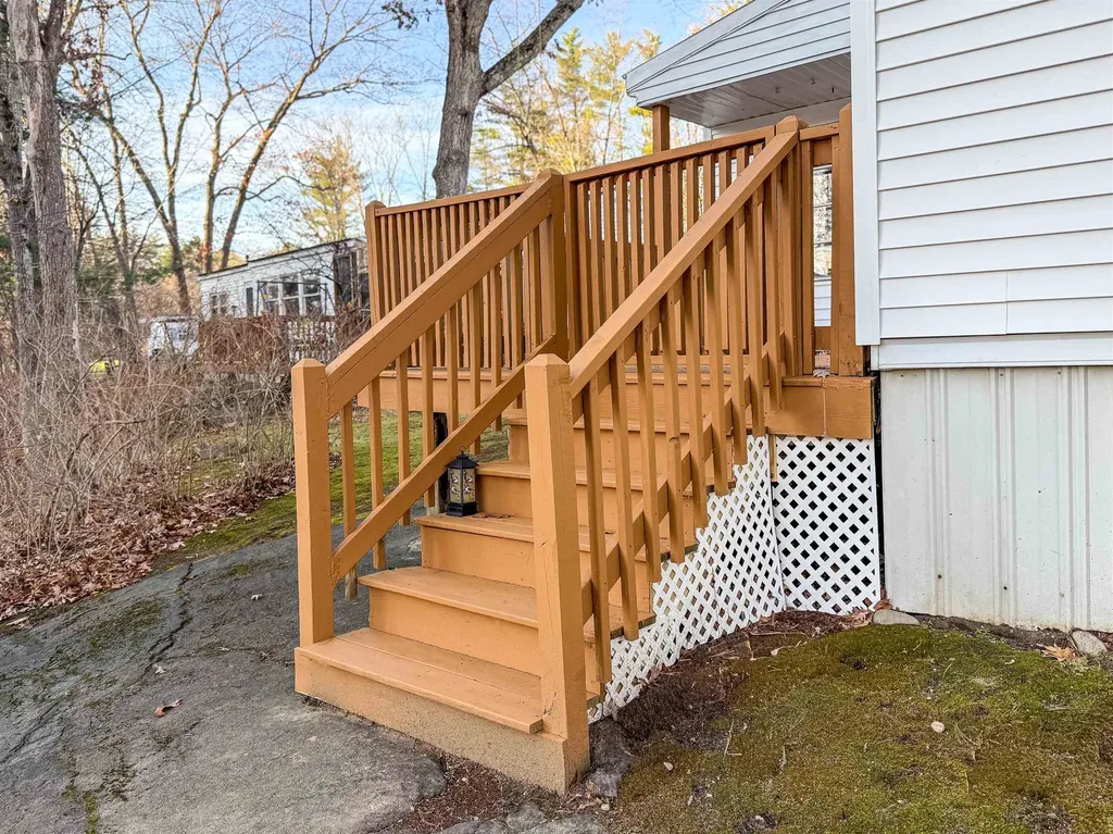 807 Nottingham Drive Exeter NH 03833