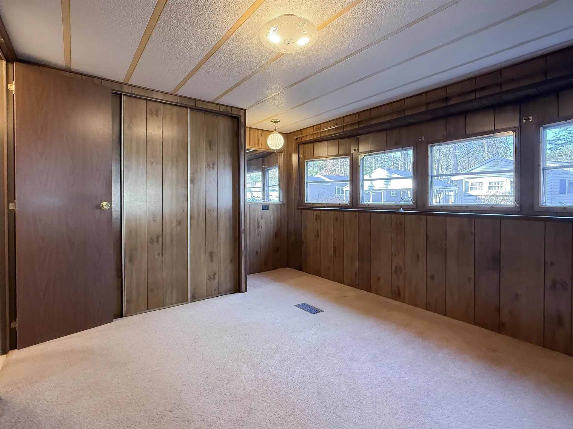 807 Nottingham Drive Exeter NH 03833