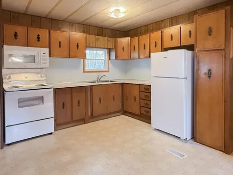 807 Nottingham Drive Exeter NH 03833