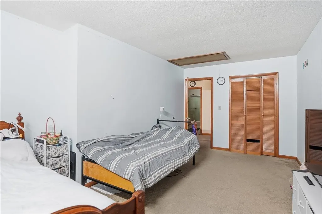 2 Wrisley Street Essex Junction VT 05452