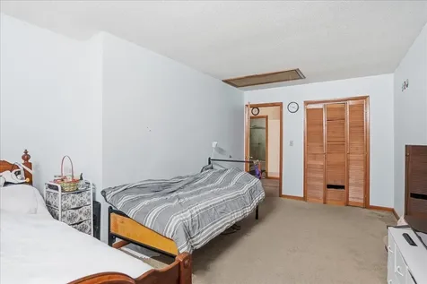 2 Wrisley Street Essex Junction VT 05452