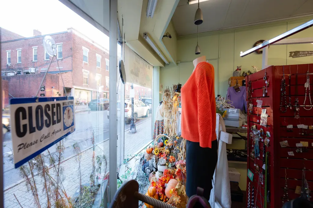 16 Tremont Street Claremont NH 03743