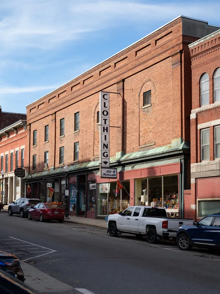 16 Tremont Street Claremont NH 03743