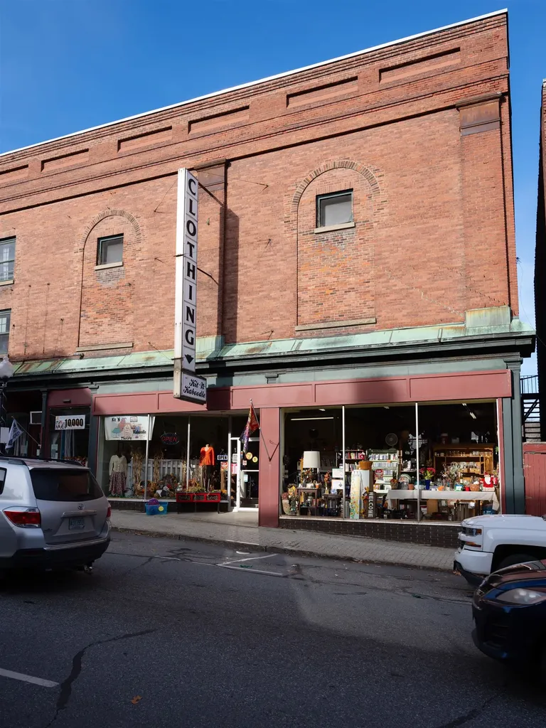 16 Tremont Street Claremont NH 03743