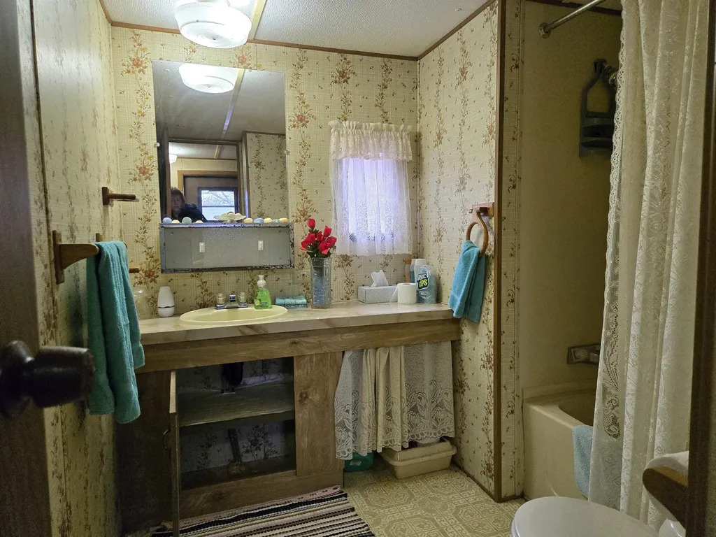 23 Liscomb Circle Gilford NH 03249