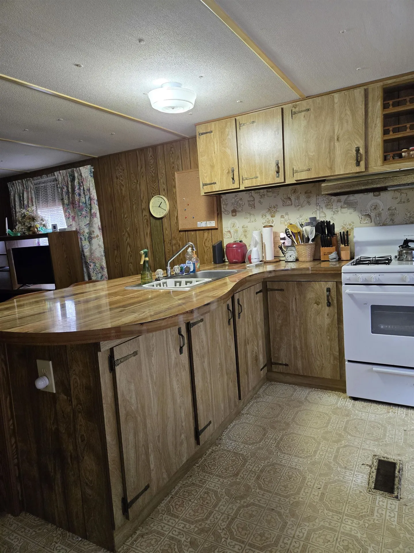 23 Liscomb Circle Gilford NH 03249