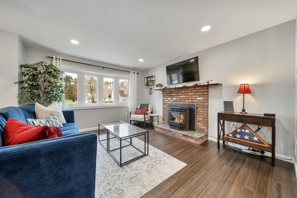 14 Silver Doe Lane Merrimack NH 03054