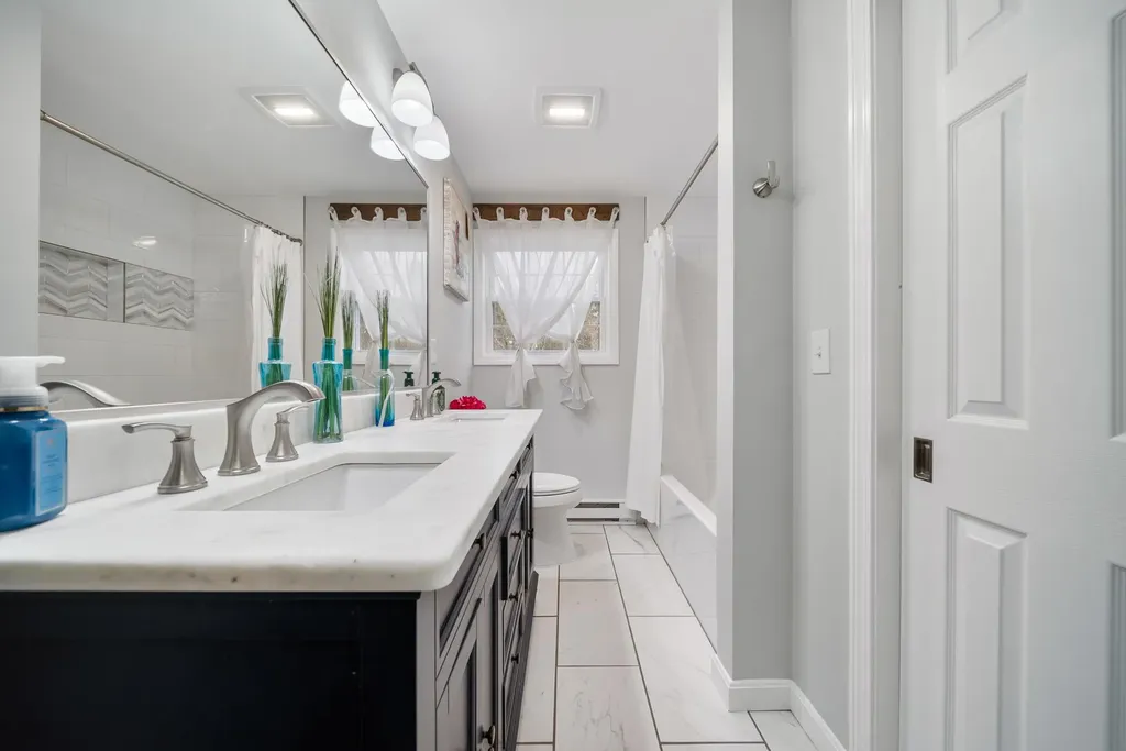 14 Silver Doe Lane Merrimack NH 03054