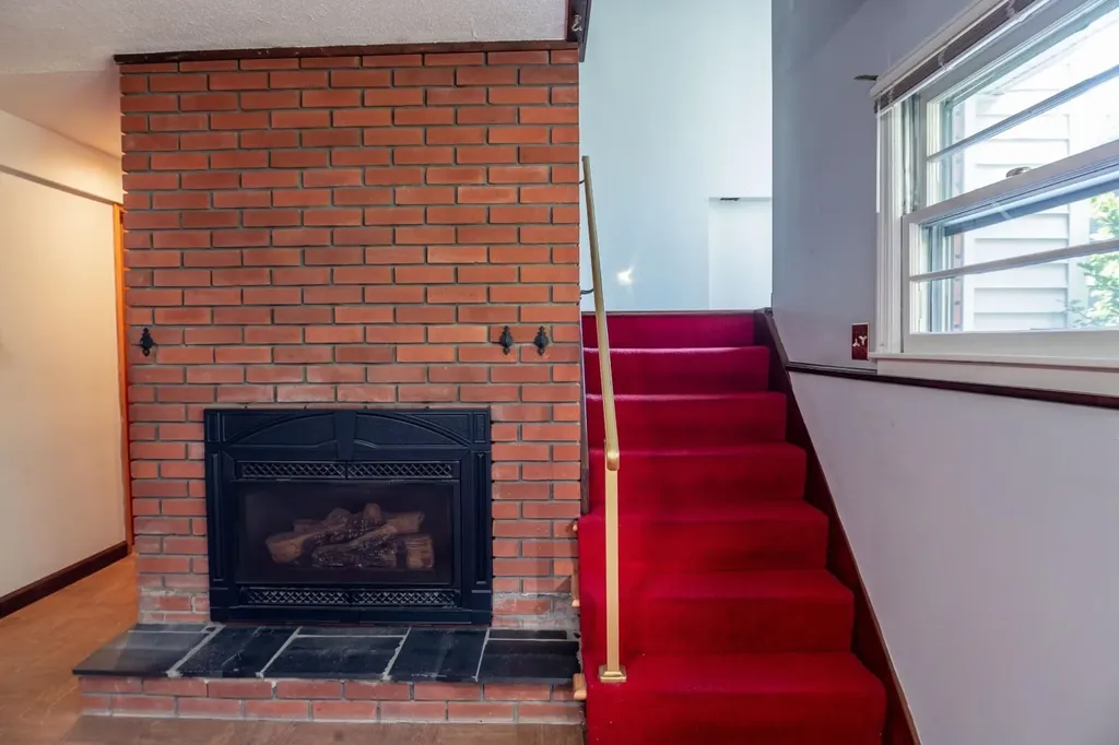 20 Andrews Avenue South Burlington VT 05403