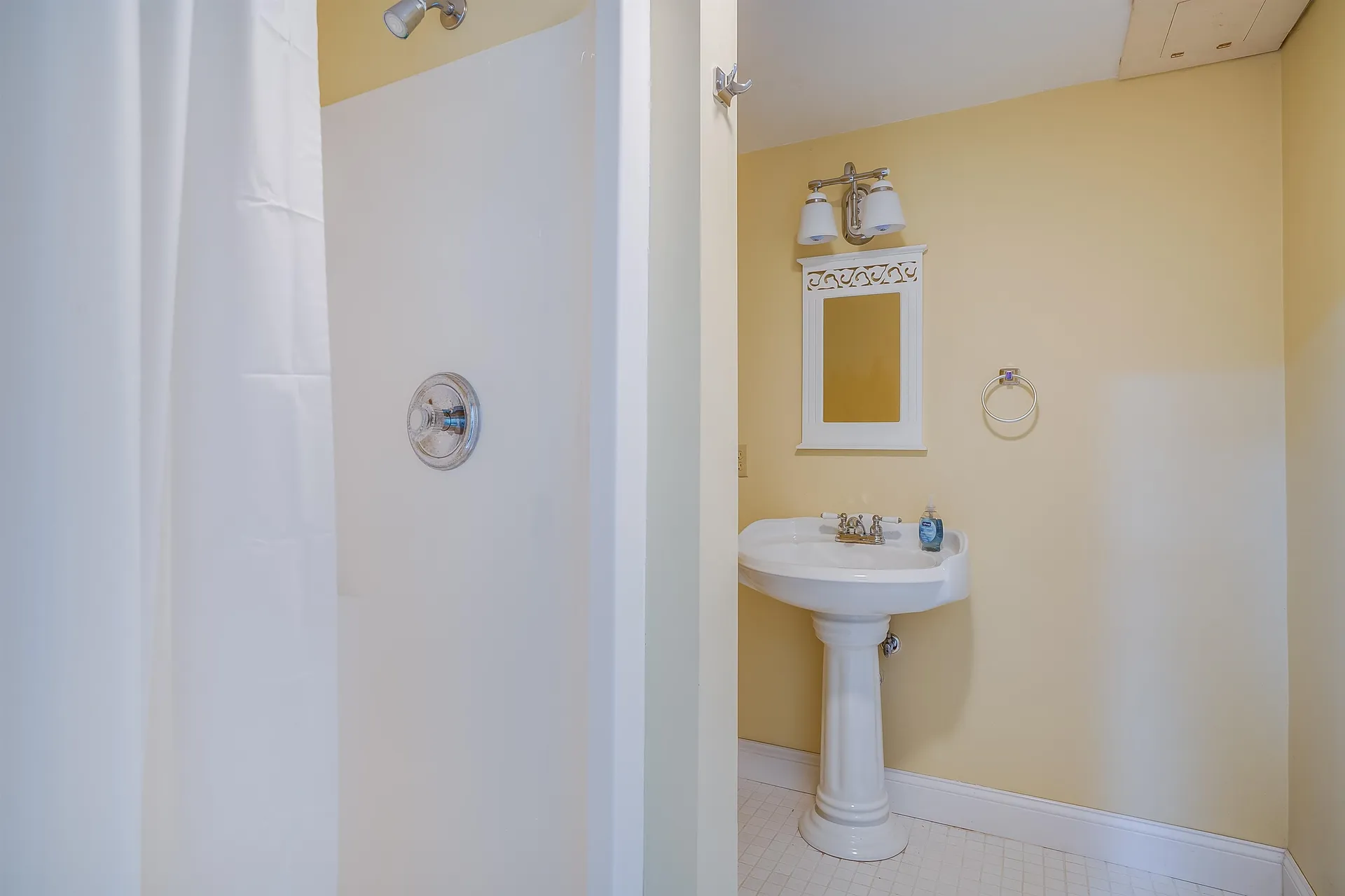 13 Bear Hill Road Windham NH 03087