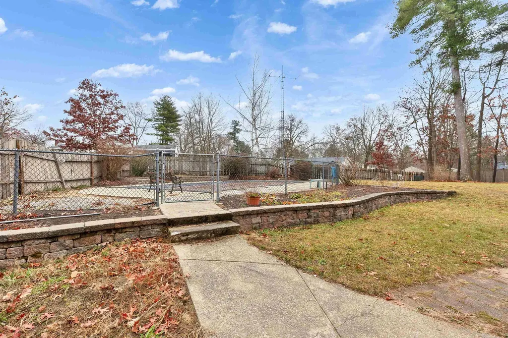 5 Fernwood Drive Merrimack NH 03054