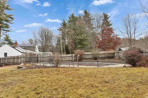 5 Fernwood Drive Merrimack NH 03054