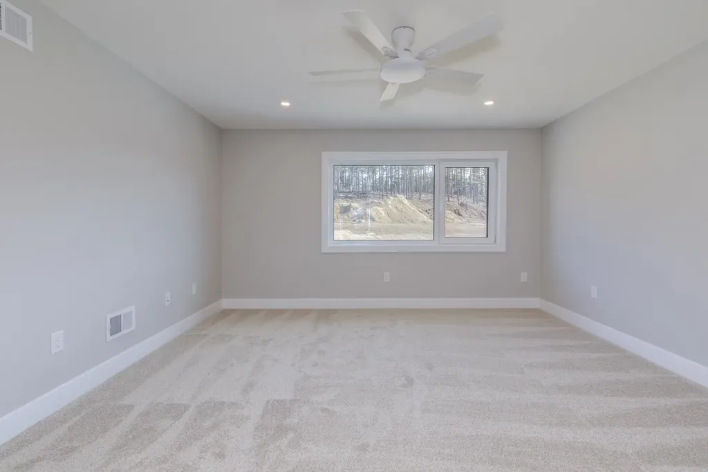 21 Windsor Lane Hudson NH 03051