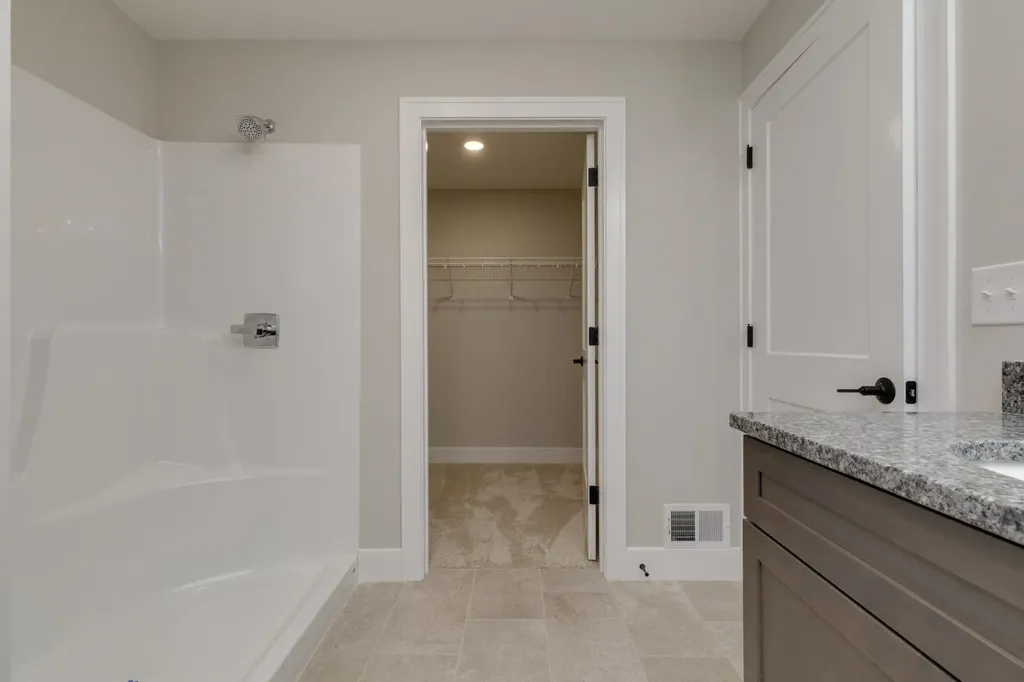 21 Windsor Lane Hudson NH 03051