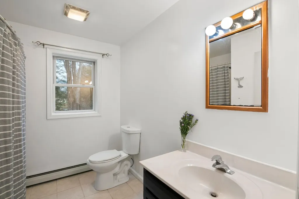 115 Country Hill Brattleboro VT 05301