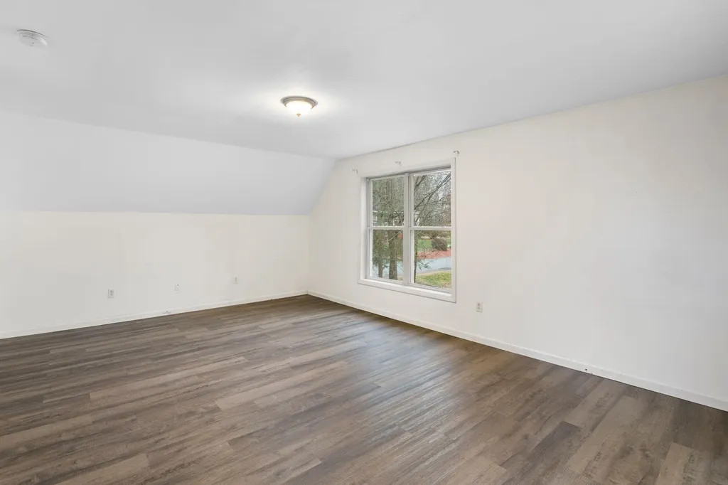 115 Country Hill Brattleboro VT 05301