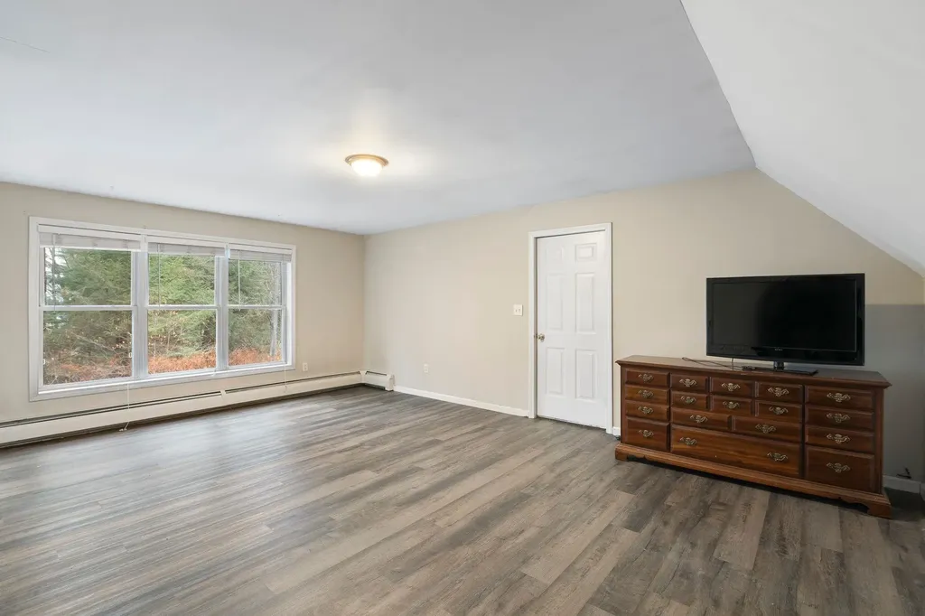 115 Country Hill Brattleboro VT 05301