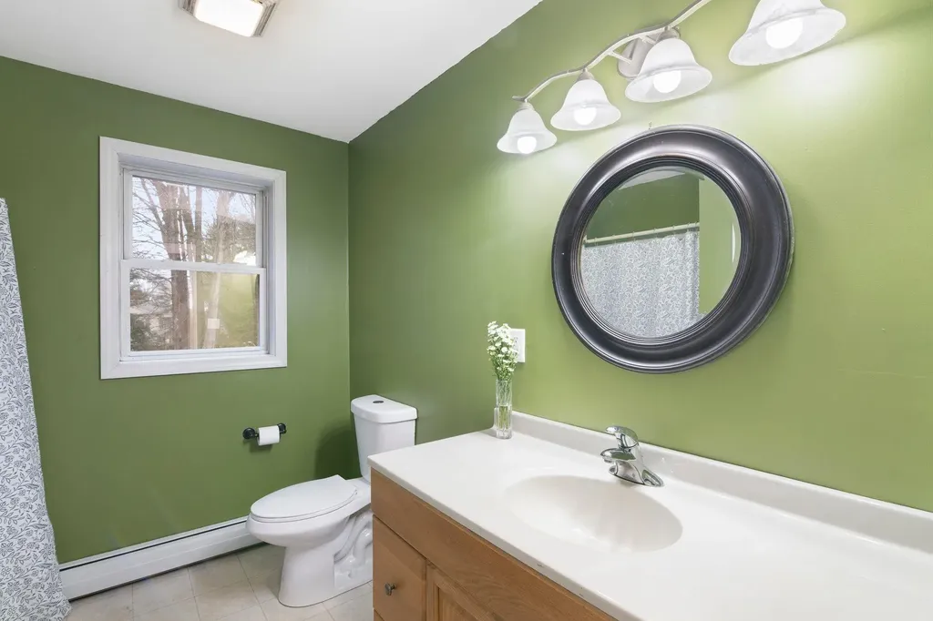 115 Country Hill Brattleboro VT 05301