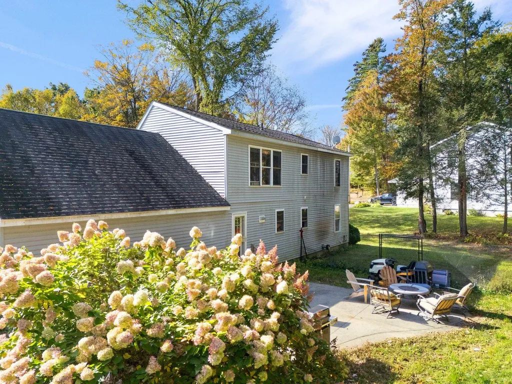 115 Country Hill Brattleboro VT 05301