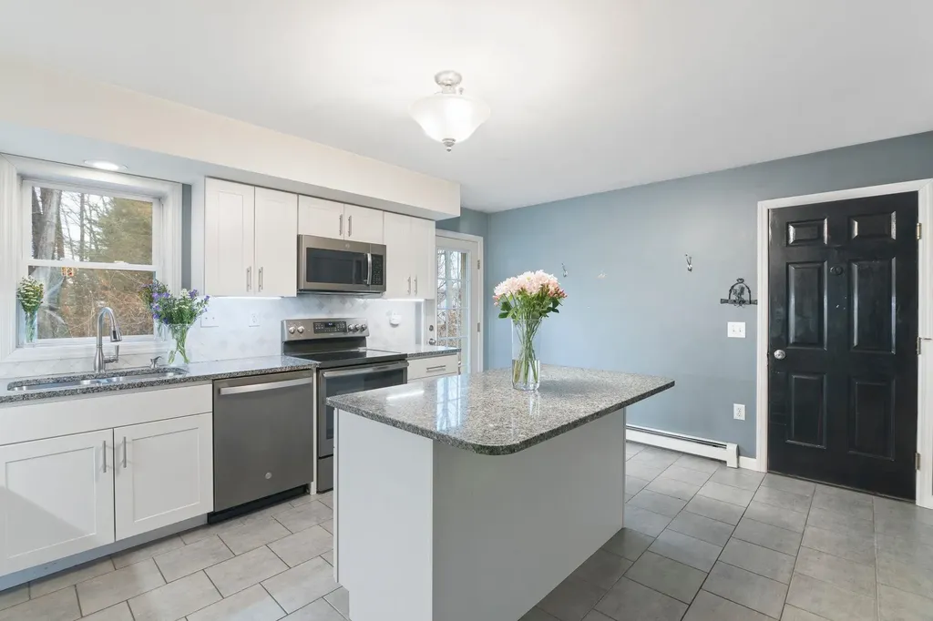 115 Country Hill Brattleboro VT 05301