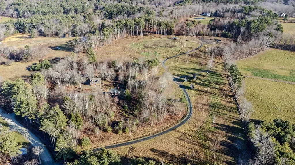 8 Grout Road Hartland VT 05048