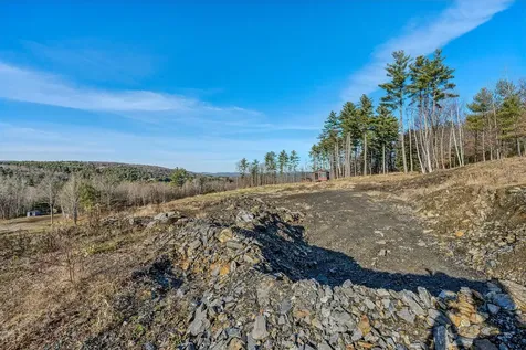 8 Grout Road Hartland VT 05048