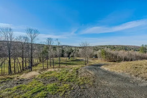 8 Grout Road Hartland VT 05048