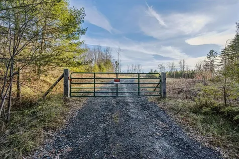 8 Grout Road Hartland VT 05048