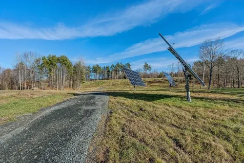 8 Grout Road Hartland VT 05048