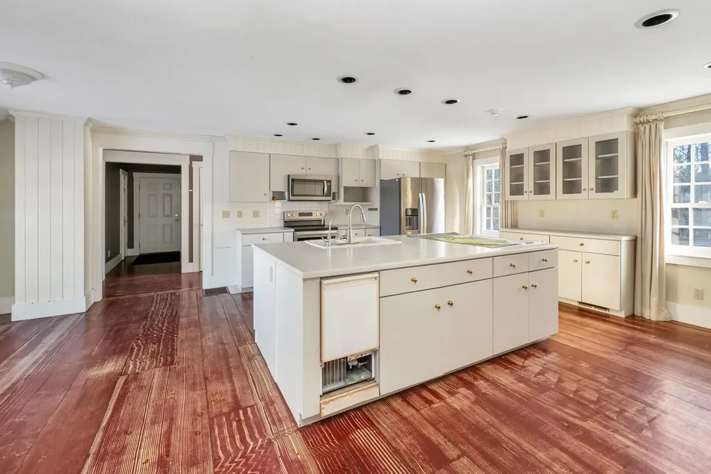 580 Pine Hill Road Wolfeboro NH 03894