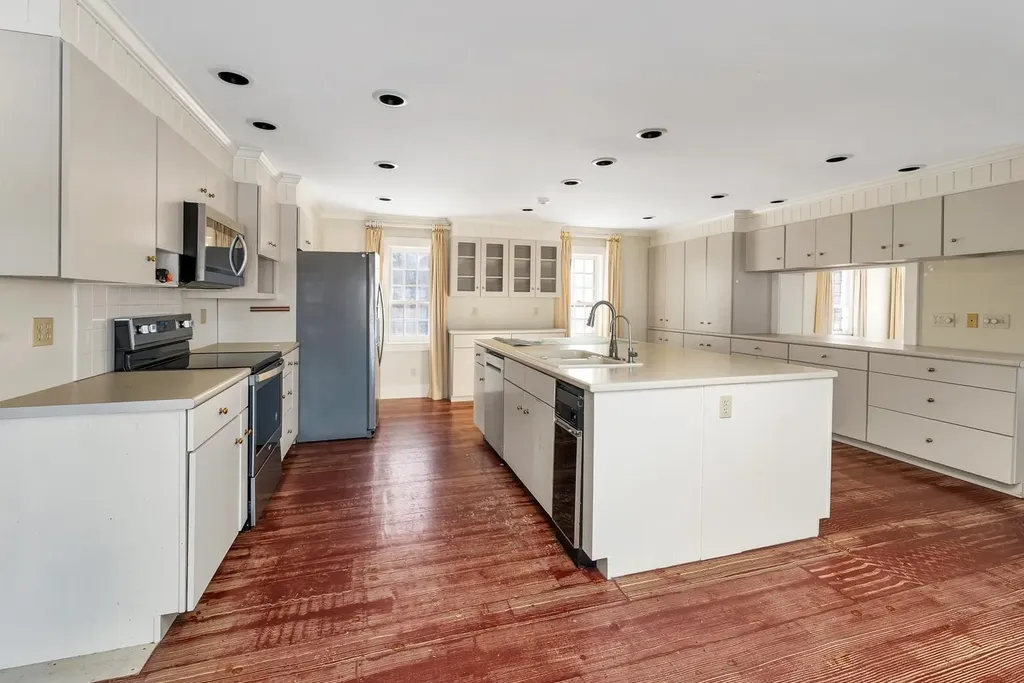 580 Pine Hill Road Wolfeboro NH 03894